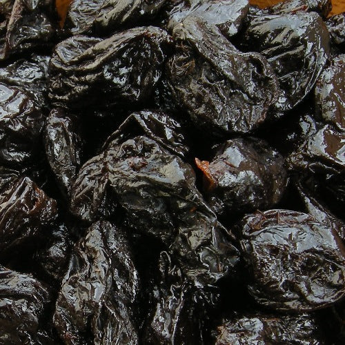 Dry pitted prunes